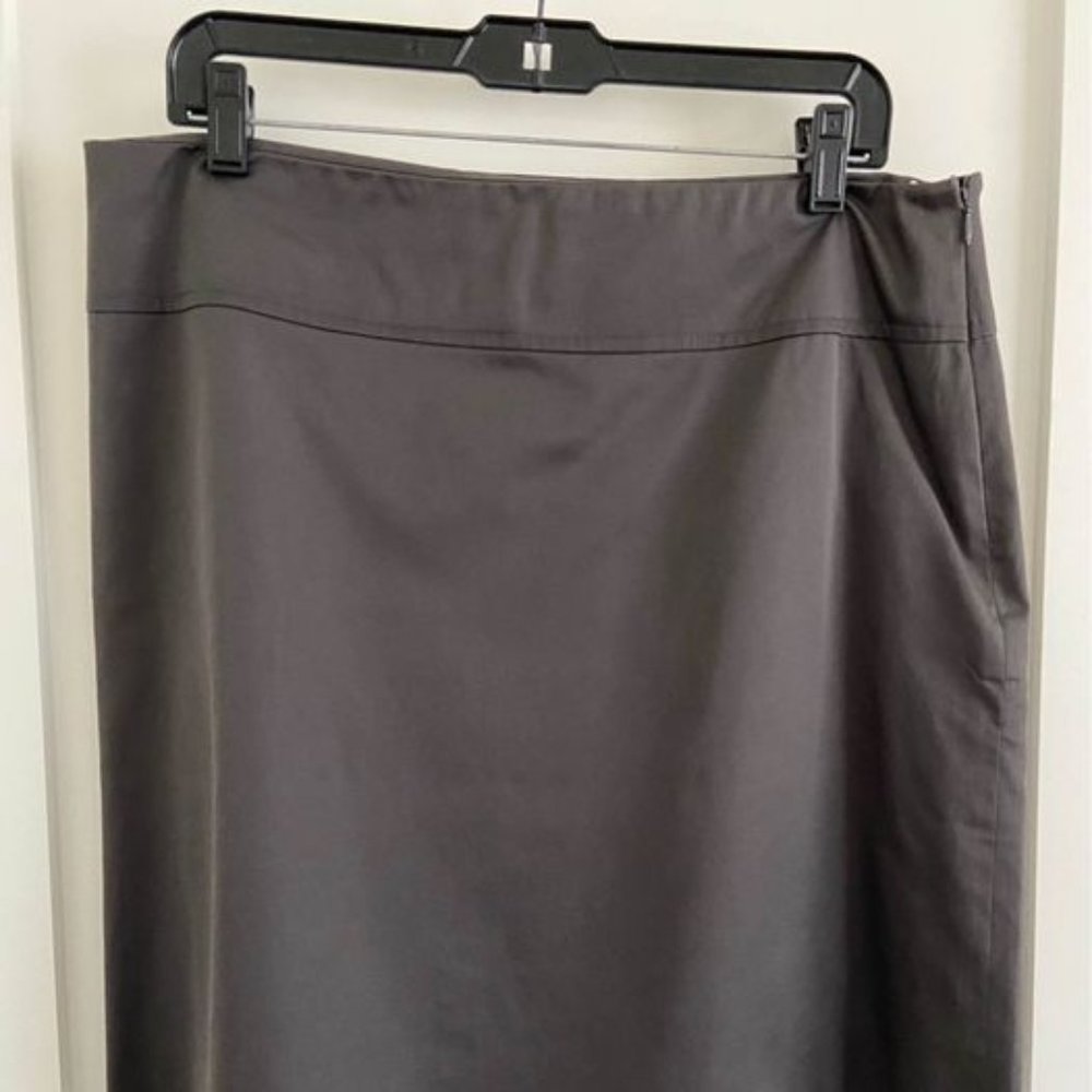 Gray satin finish work skirt - Size 12